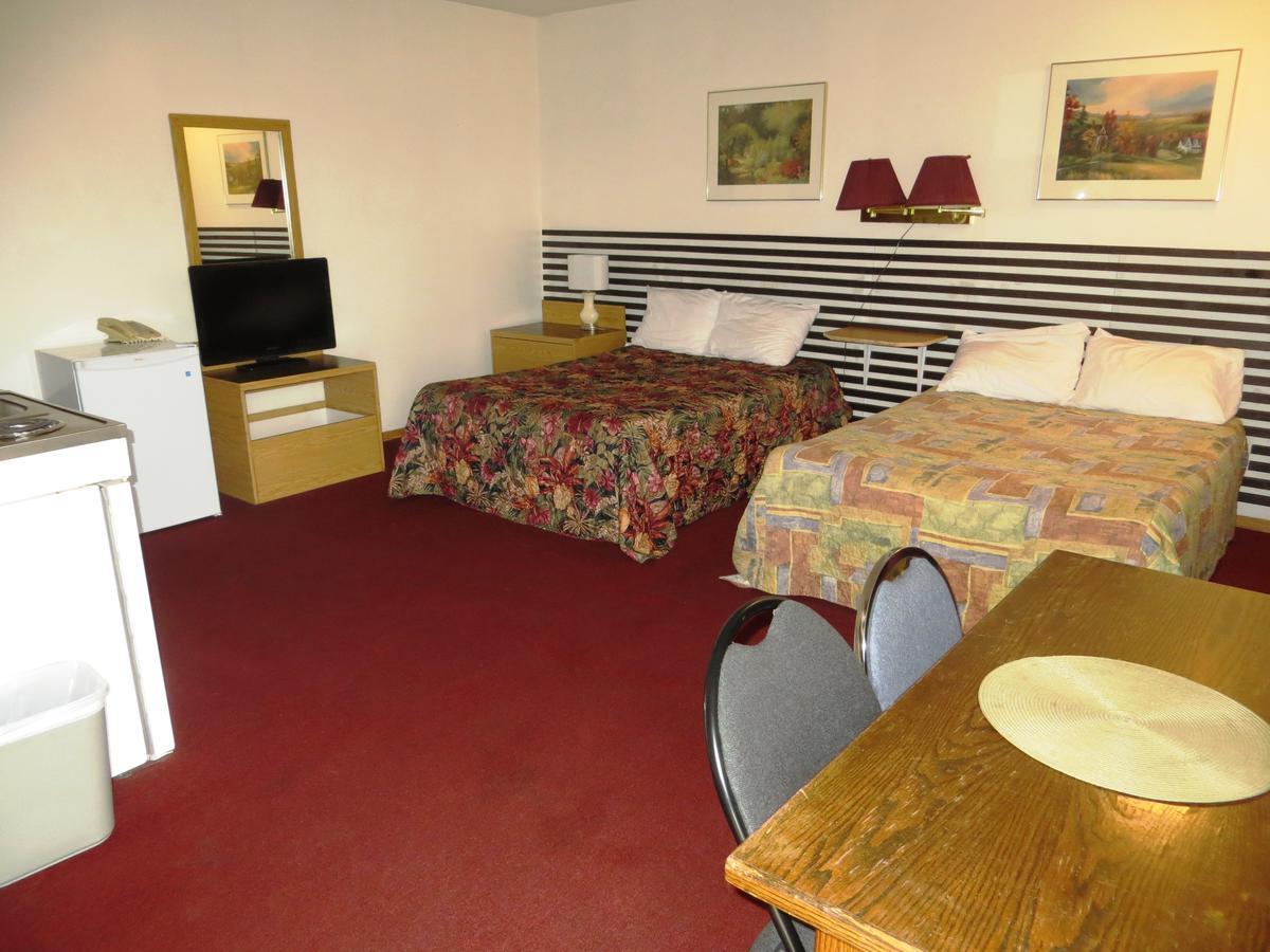 Macklin Motor Inn Екстер'єр фото